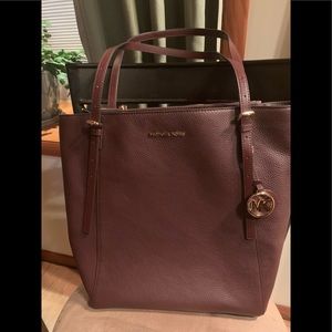 **NEW** Michael Kors Megan Large Pebbled Tote